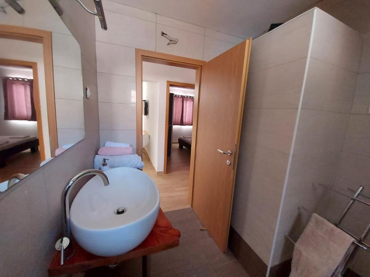Frane Apartment Zavalatica Extérieur photo