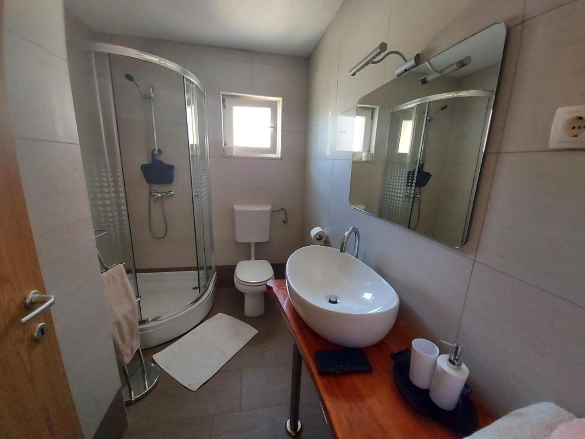 Frane Apartment Zavalatica Extérieur photo